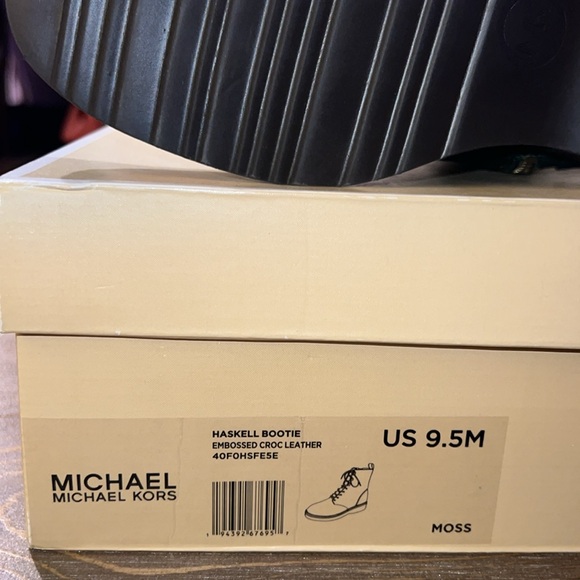 Michael Kors Embossed Croc Patent Leather Haskell Bootie Moss Green Combat Boot - Picture 9 of 11